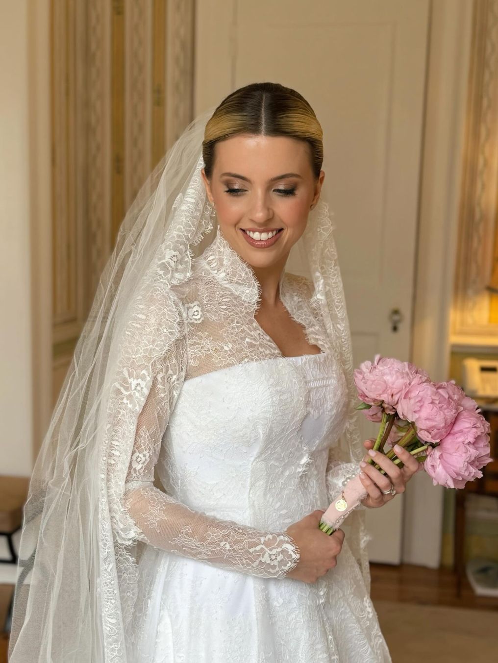 Clara Carvalho Makeup Artist photo