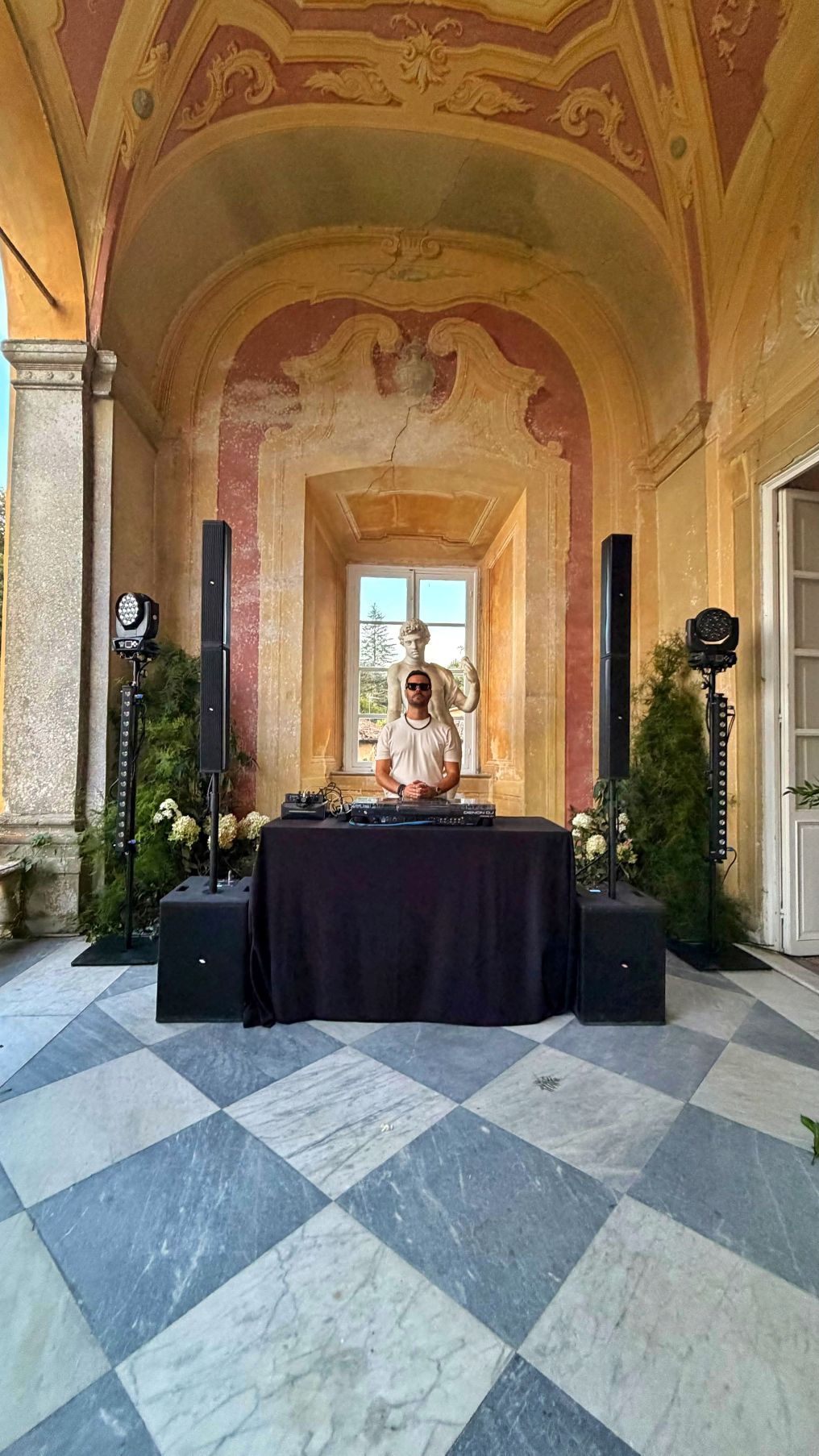 Andrea Vianelli | International Luxury & DJ photo