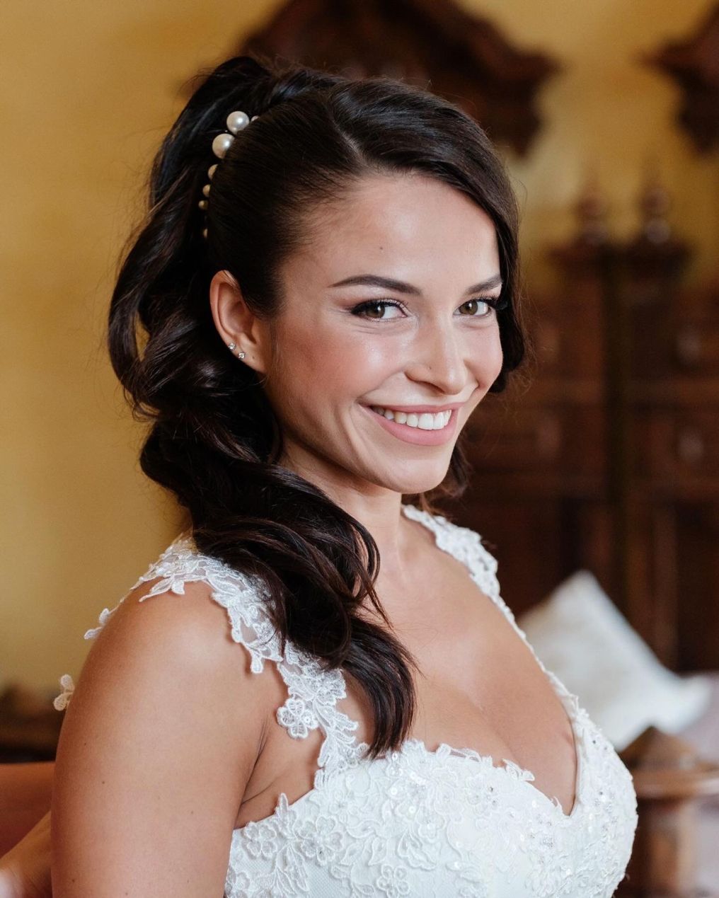 Laura Total Bridal Makeup Artist photo