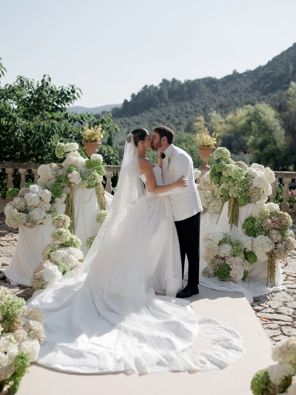 Content For Brides Content Creator photo