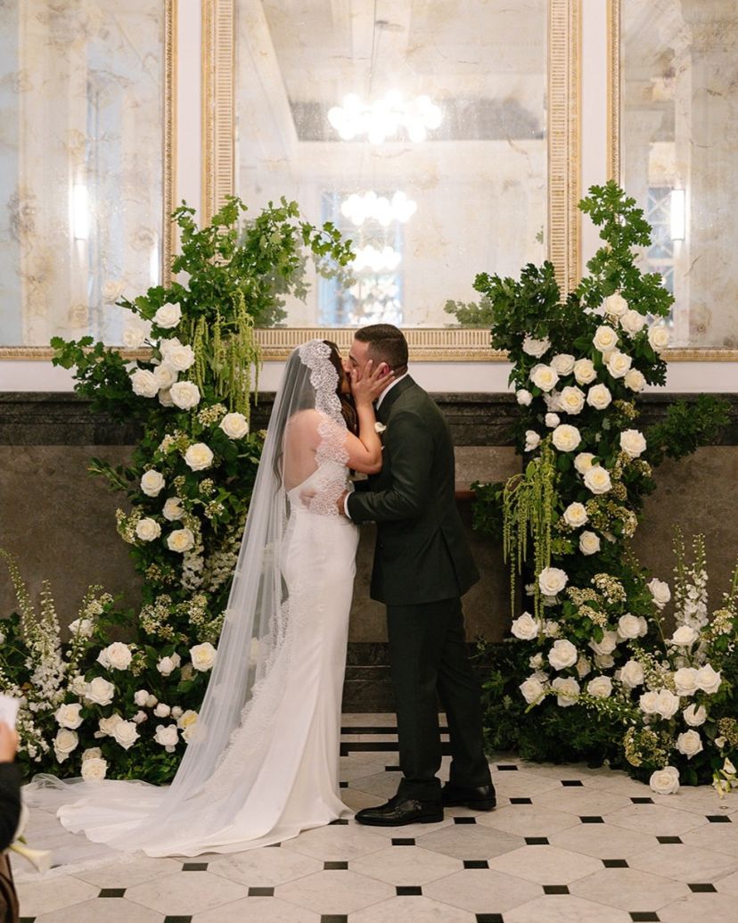 Social Romances Content Creator