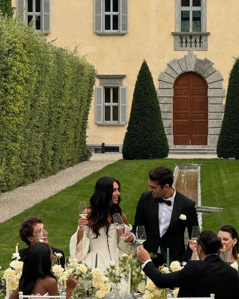 Social Romances Content Creator