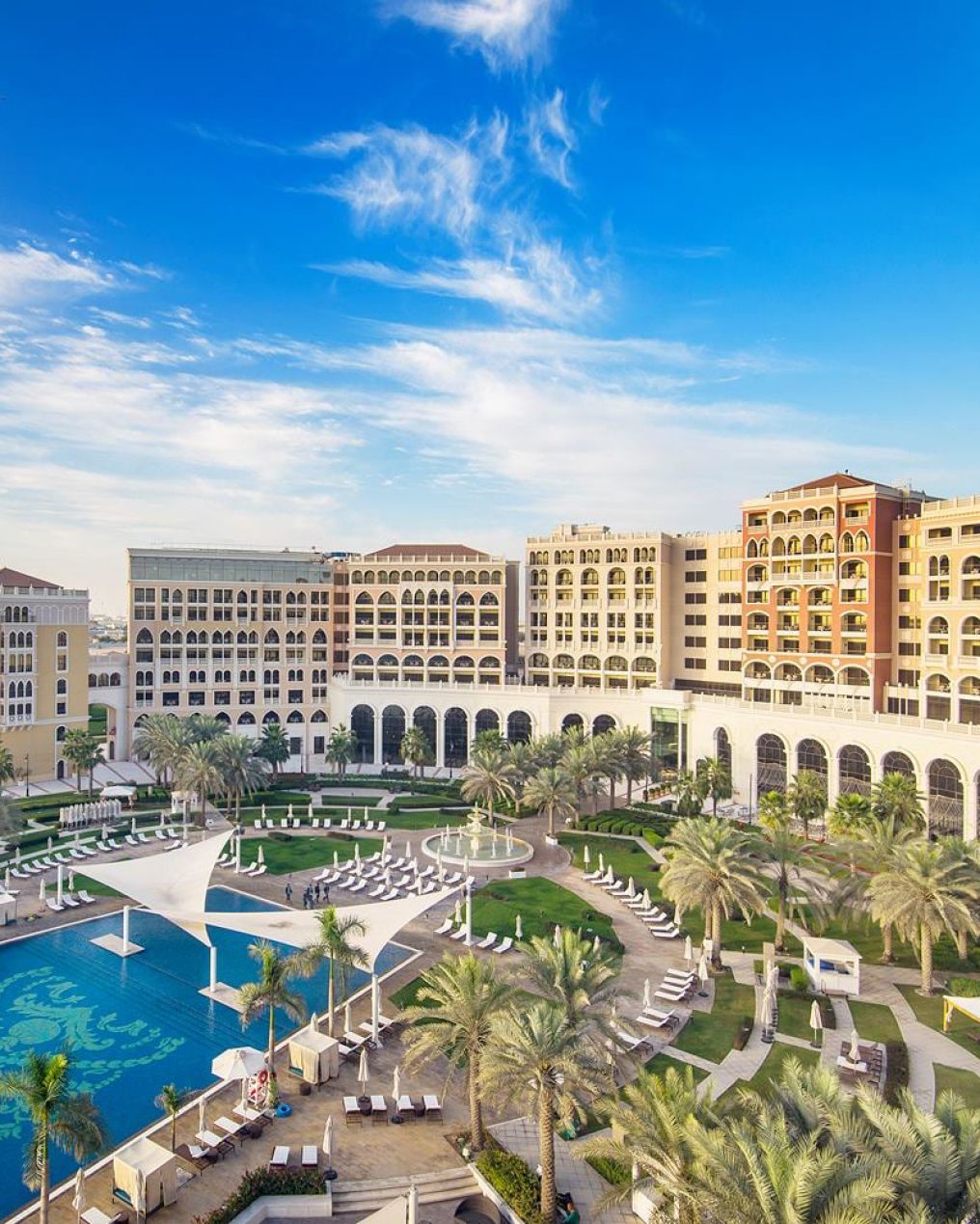 The Ritz-Carlton Abu Dhabi, Grand Canal