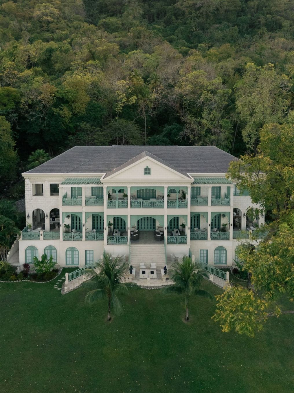 La Belle Hélène - Saint Lucia