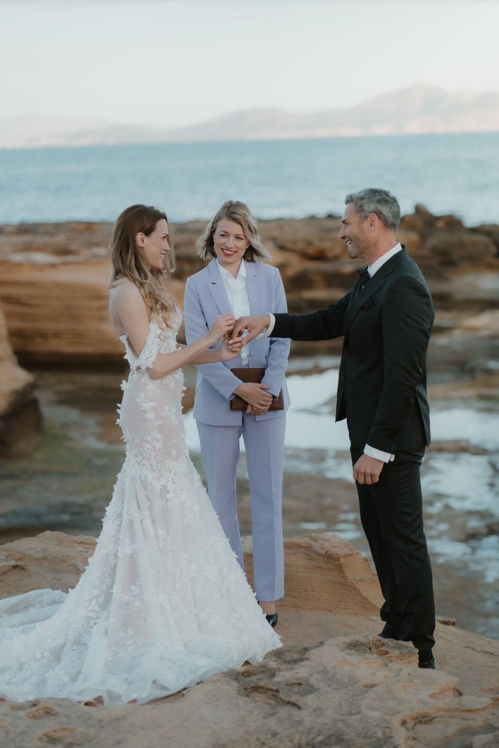 ISABEL KAUS Celebrant Wedding Officiant photo