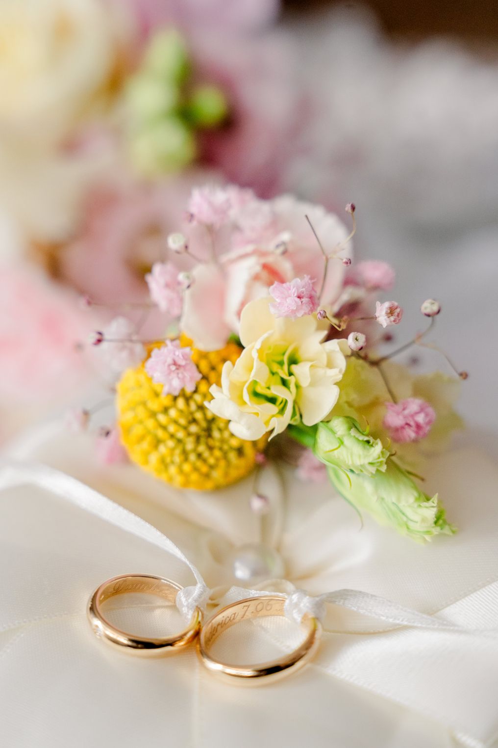 YOUR MOMENT Weddings