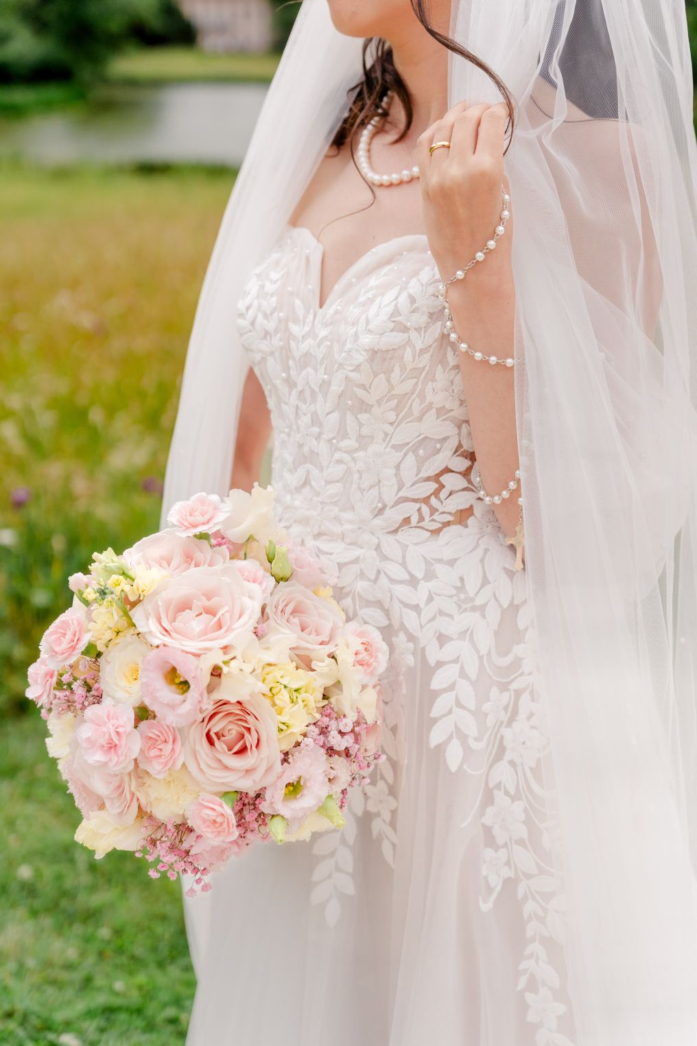YOUR MOMENT Weddings