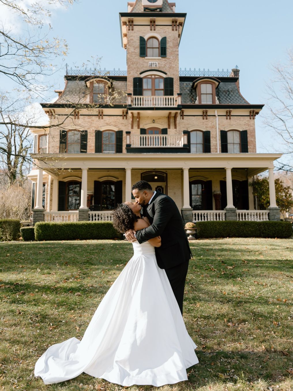 Hutton Brickyards Riverfront Hotel