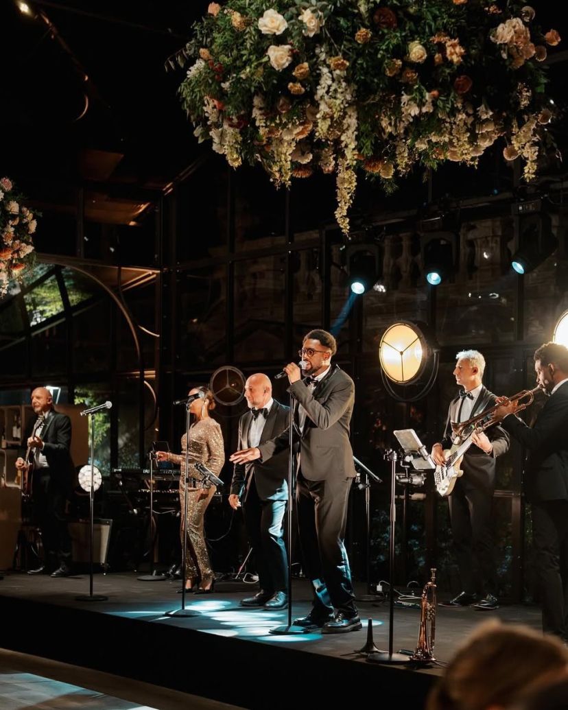 Blunotte Show Band Wedding Bands