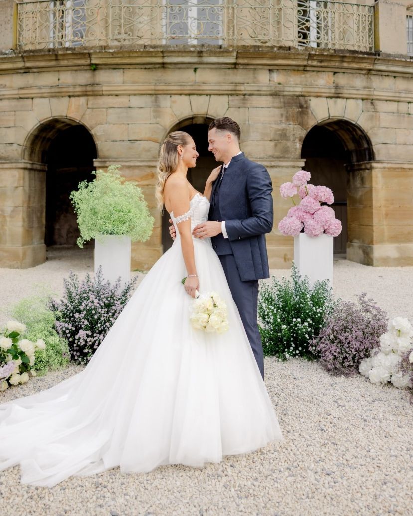 Akebia Exklusiv Wedding & Flower Design Florist