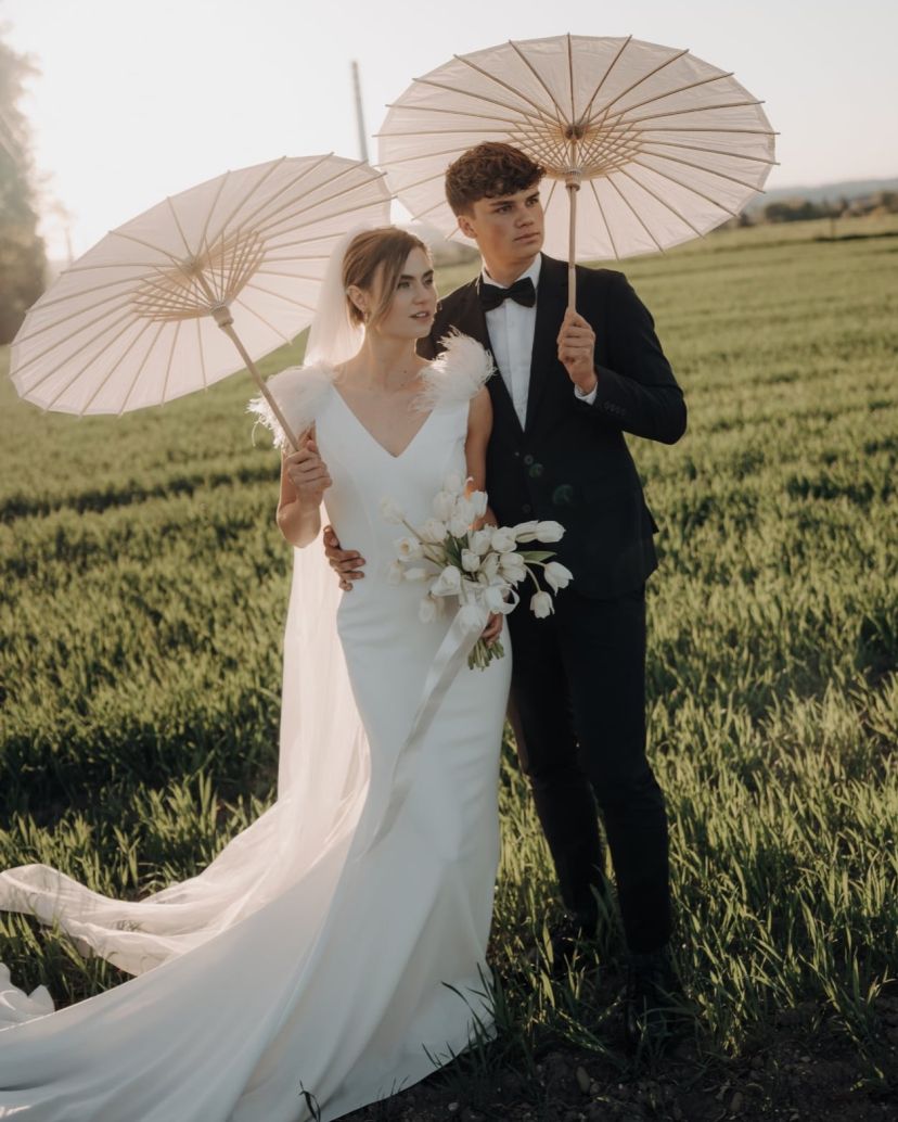 The CLICK. Wedding Photographer