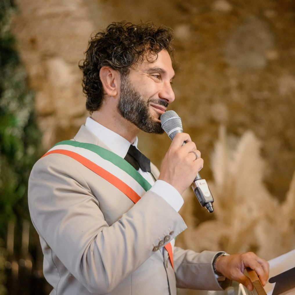 Andrea Vivona Wedding Officiant photo