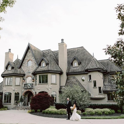 Champagne Manor Venue | About