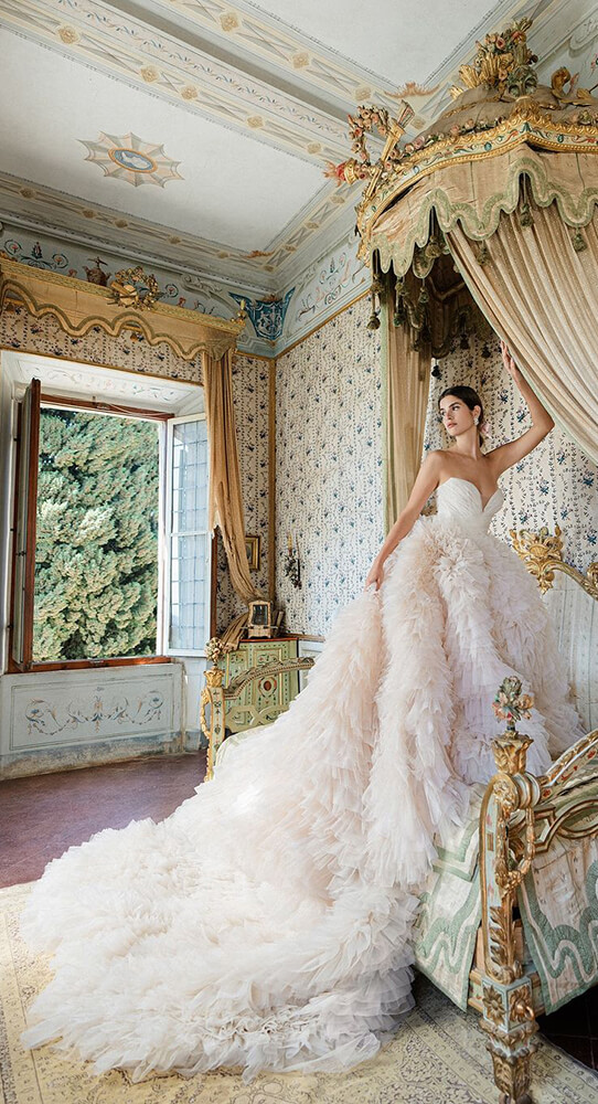 Monique Lhuillier Bridal Salons Monique Lhuillier Bridal Salons